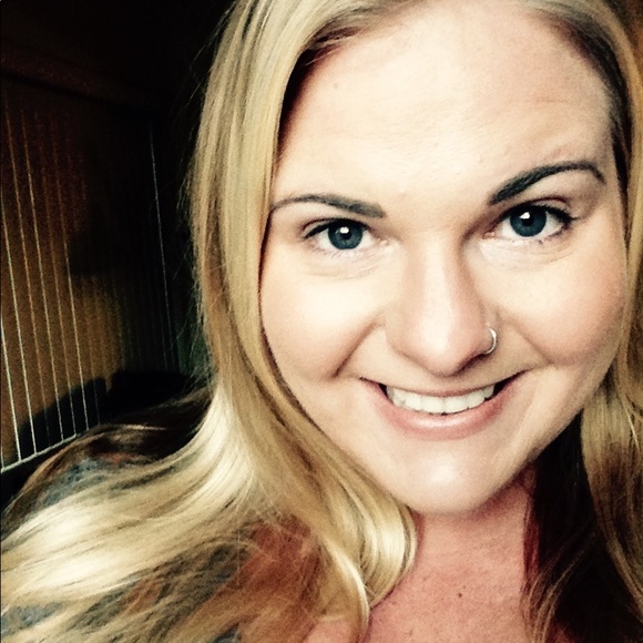 Meet your Posher, Chelsea - Picture 2 of 2